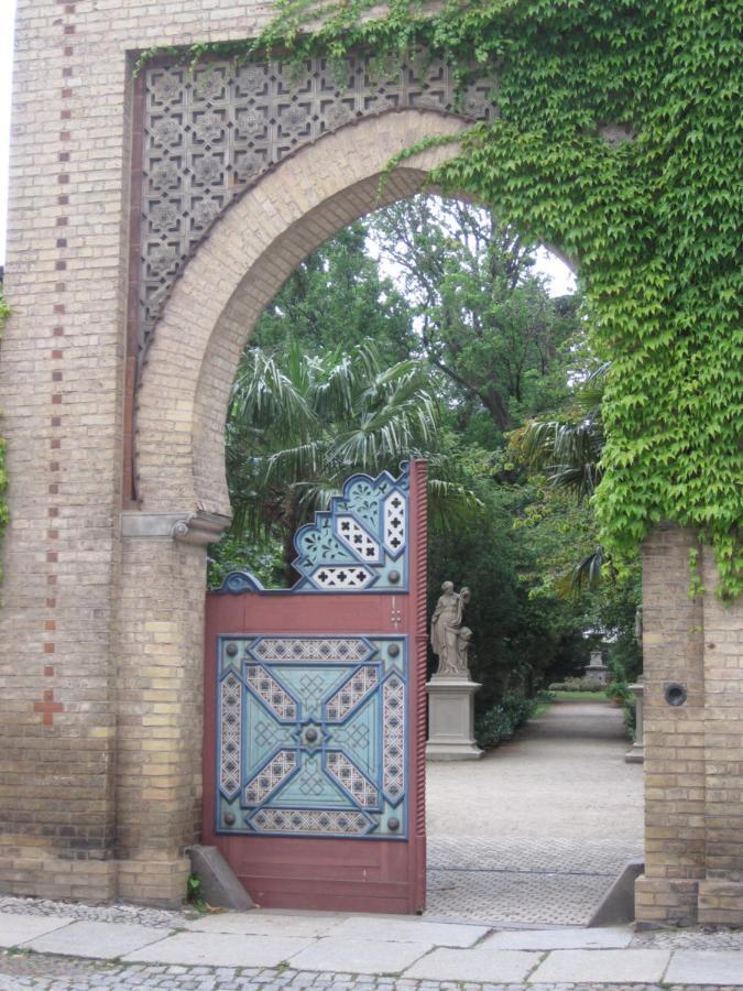 אפרטהוטל נוירופין Travel Art Boardinghouse מראה חיצוני תמונה